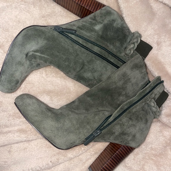 Saks fifth avenue boots suede green so pretty used once - Picture 7 of 10
